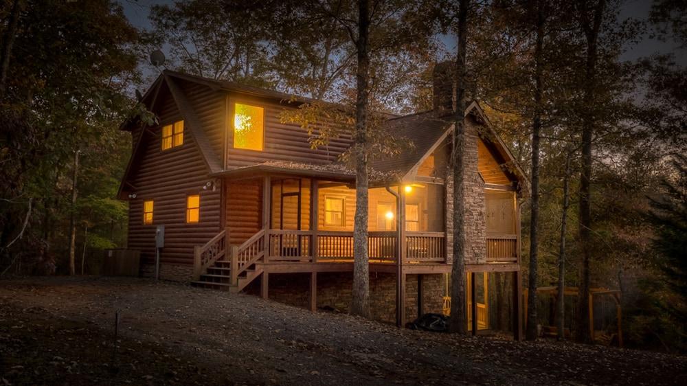 Sunset Pointe by Escape to Blue Ridge Featured Image