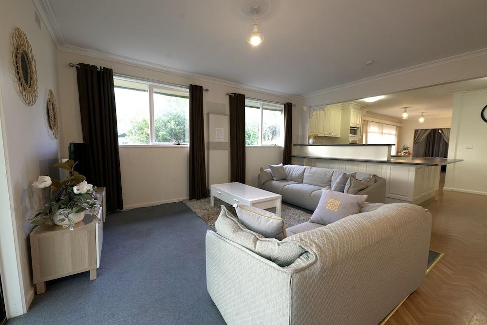 فاميلي هوم إن برايم لوكيشن داخلي