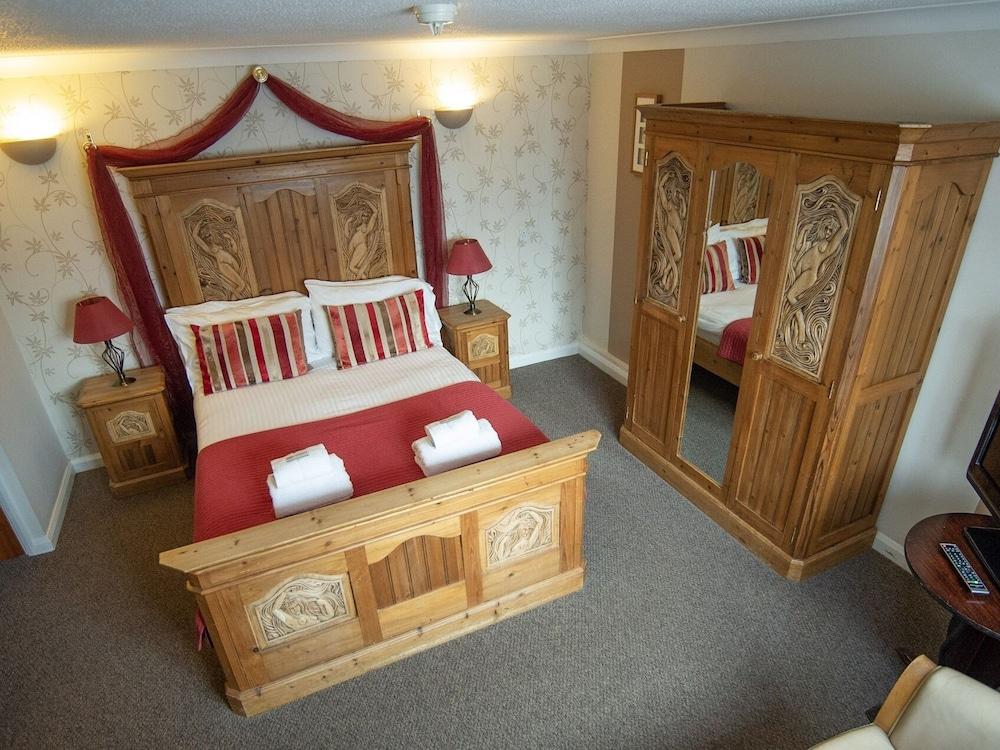 The Heath Inn Room