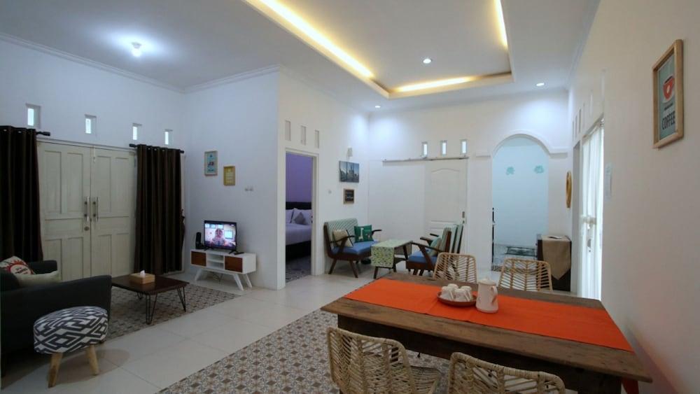 Omah Bugisan By The Grand Java Interior