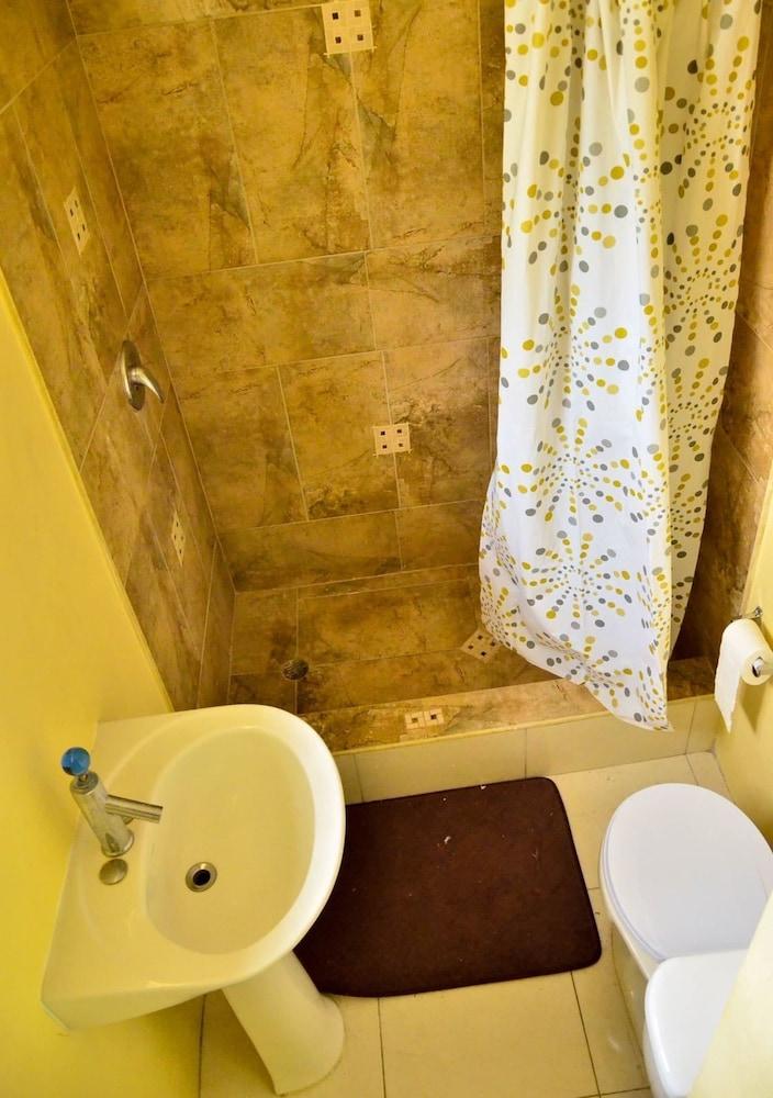 كينجستون صن سيت جيست أبارتمنت 2 حمام