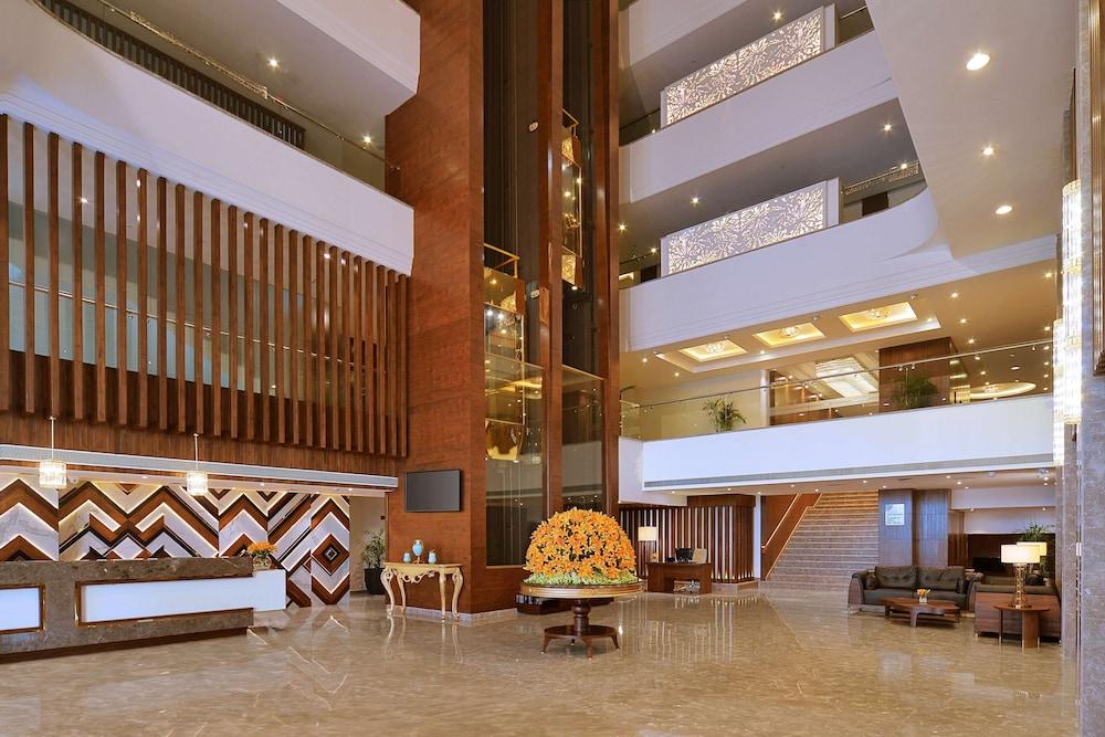 Radisson Chandigarh Zirakpur Lobby