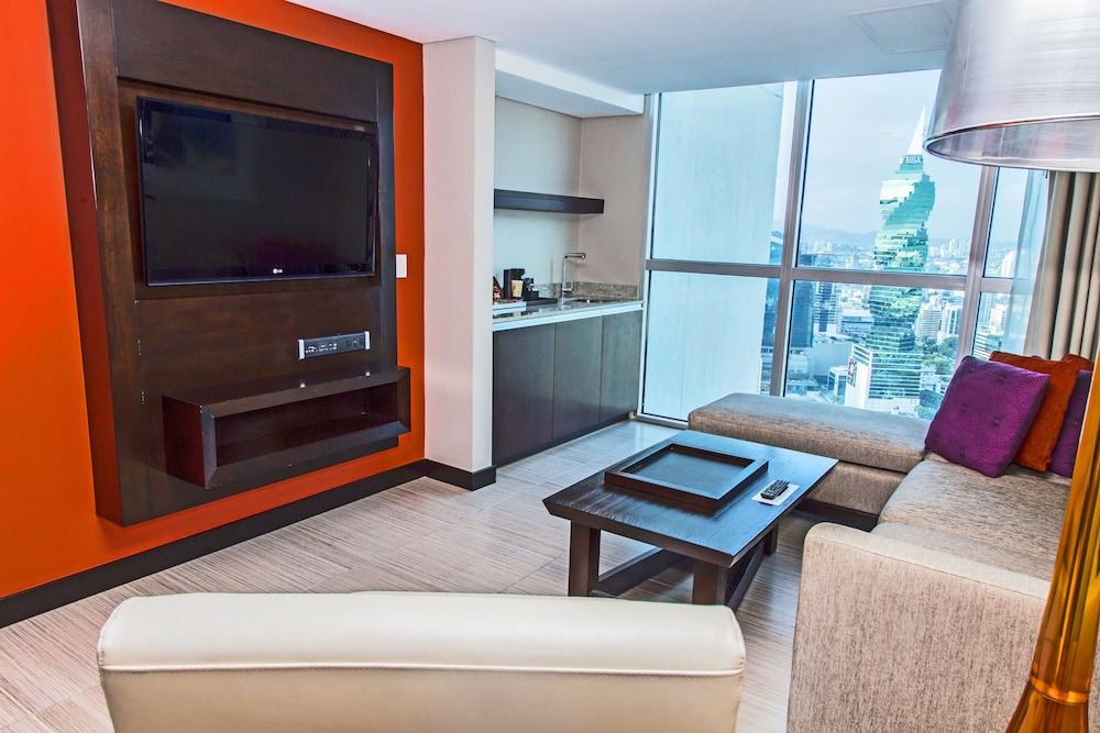 هارد روك هوتل بنما ميجابوليس أخرى