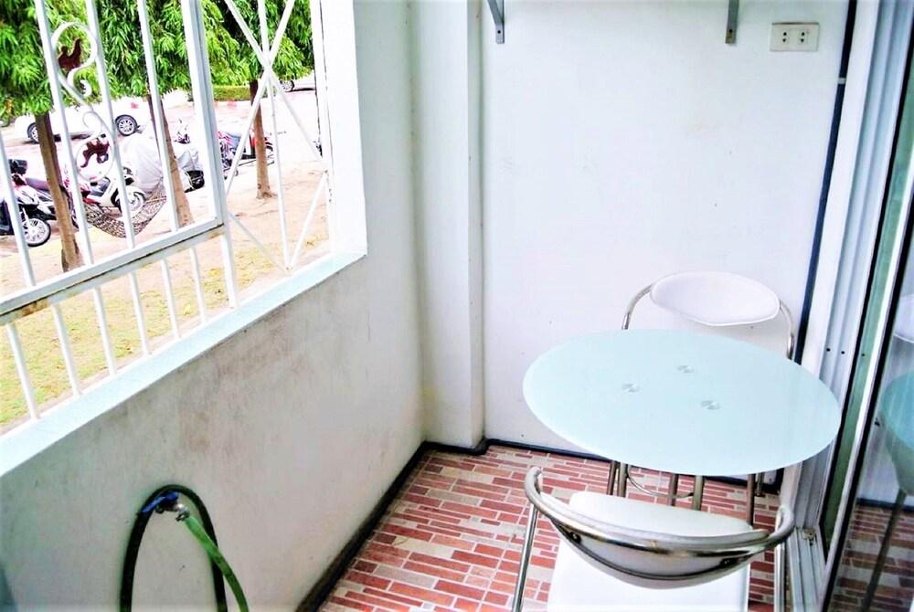 سبانيش بليس سنترال باتايا جريت لوكيشن فور نايتلايف شرفة