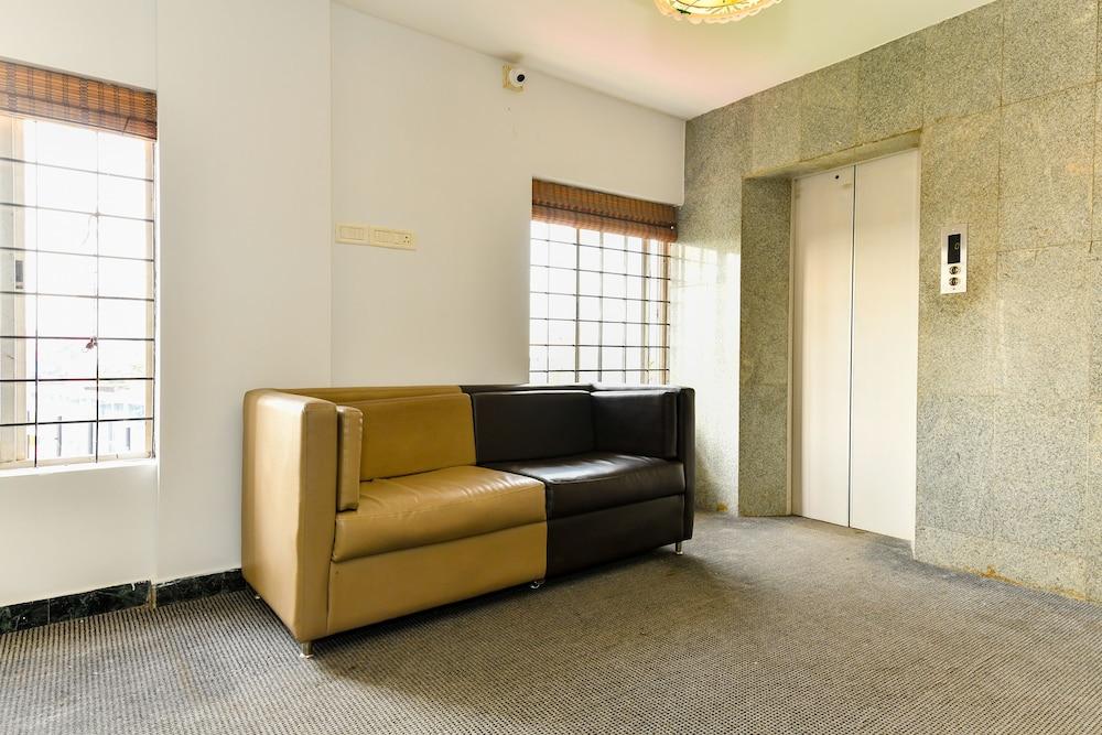 سيلفر كي إكزكيوتيف ستايز 40794 إمبير بلازا الردهة