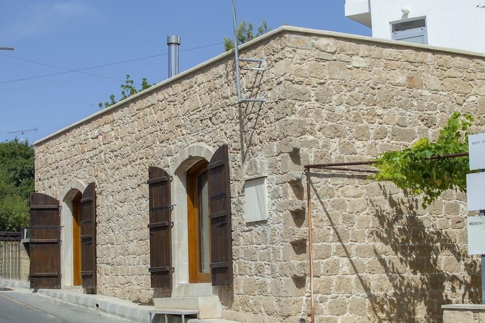 Mesogi Stone Cottage Exterior