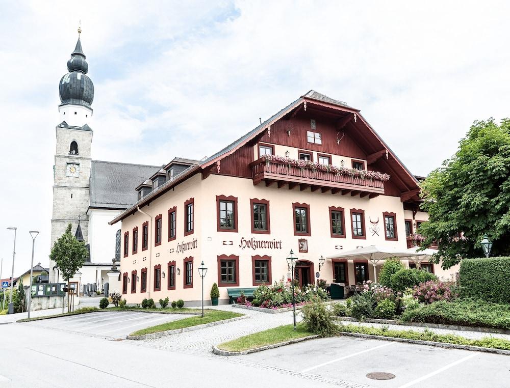 سالزبرج هوتل هولزنرفيرت