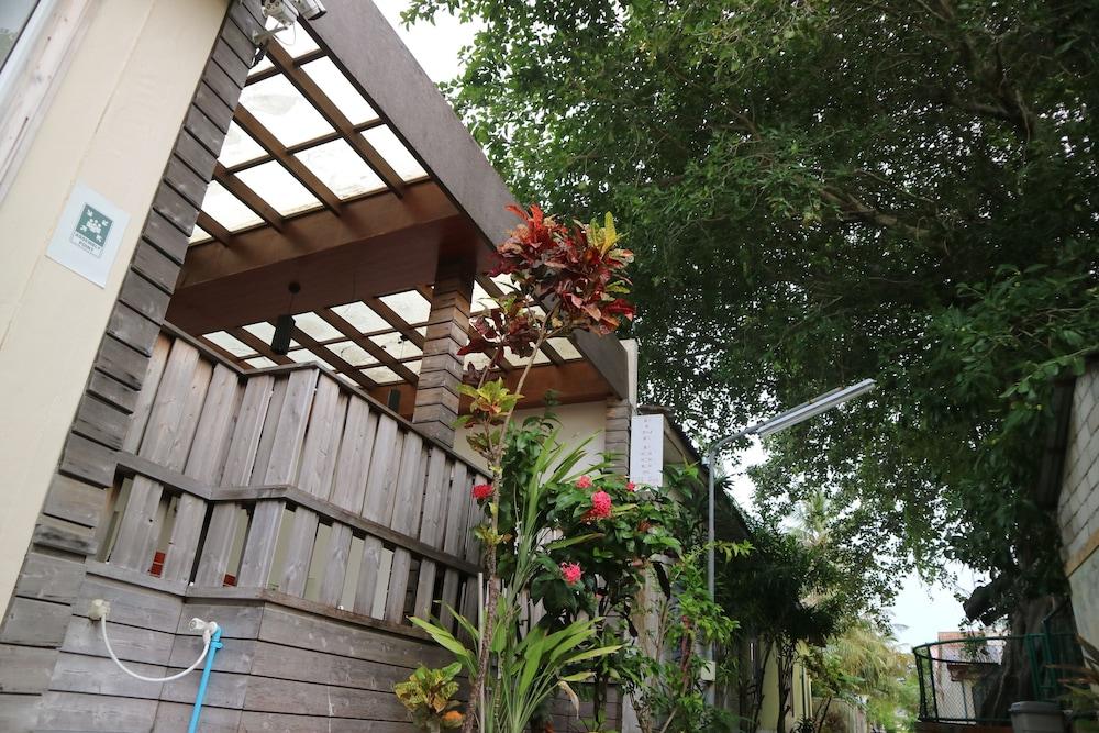 Cornerstay at Dhangethi Exterior