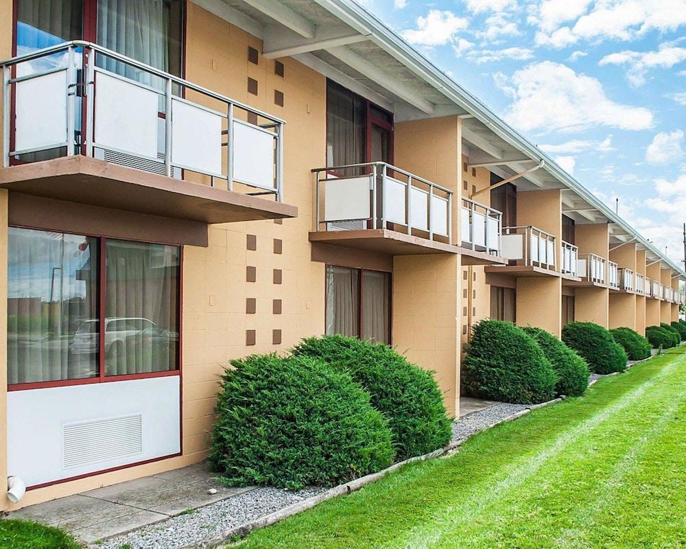 كواليتي إن بافالو أيربورت المنطقة الخارجية