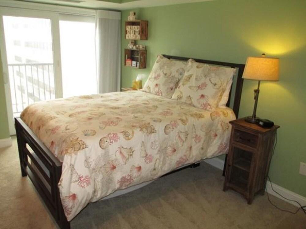 هينلوبين يونيت 607 باي لونج آند فوستر غرفة