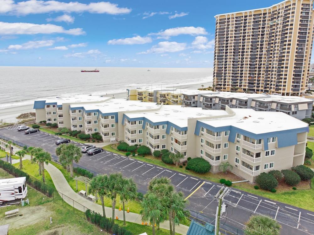 كوندوز باي بيتش فاكيشنز نورث منظر من الجو