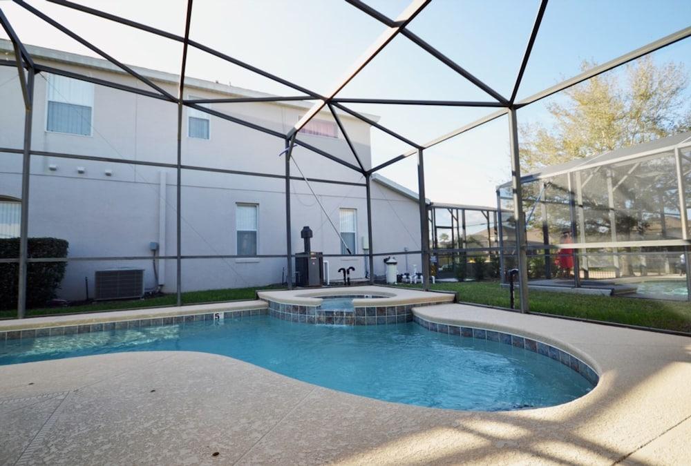 Calabay Parc at Tower Lake 221292 Outdoor Pool