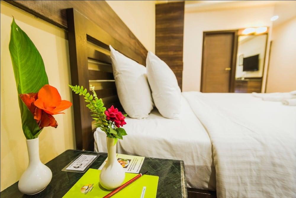 أبر ديك ريزورت - ستاي آند ريلاكس آت ذا هييست بيك لونافالا تفاصيل الفندق من الداخل