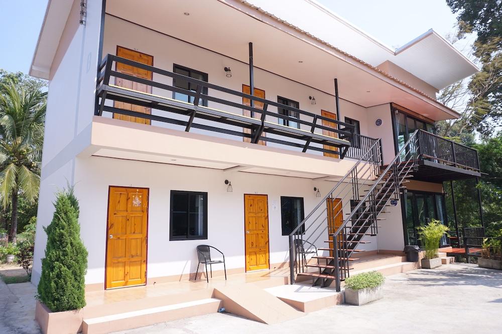 Plaifah Resort Ban Rai Exterior