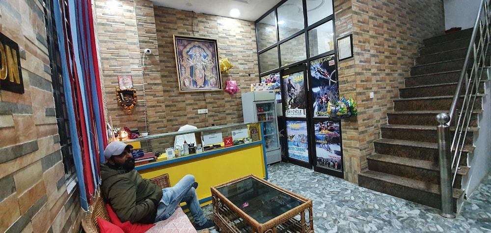 ديلهي هومز باي لوجو هوتلز منطقة الاستقبال