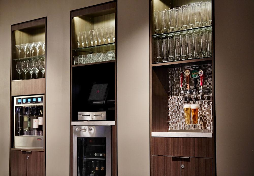 سان فرانسيسكو إيربورت ماريوت ووتر فرونت منطقة الانتظار في الردهة