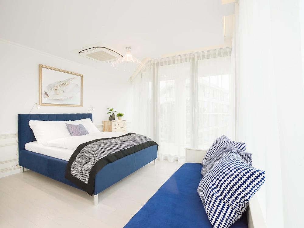 فاكيشن كلوب - ديون أبارتامنتس