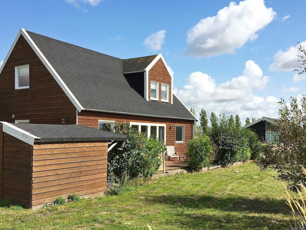 سيكلودد هوليداي هوم إن روبي نير سي