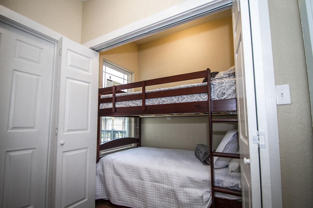 شقة مجدده مكونه من غرفتي نوم بالقرب من وسط مدينة سان أنطونيو غرفة