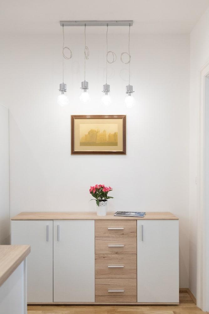 Charming and Bright Studio in Zagreb Center! Room