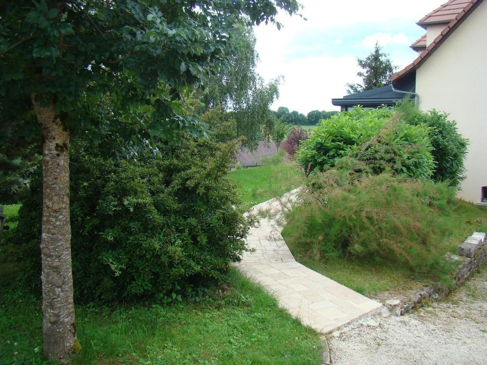 Chambres sous les vignes du Buttois Property Grounds