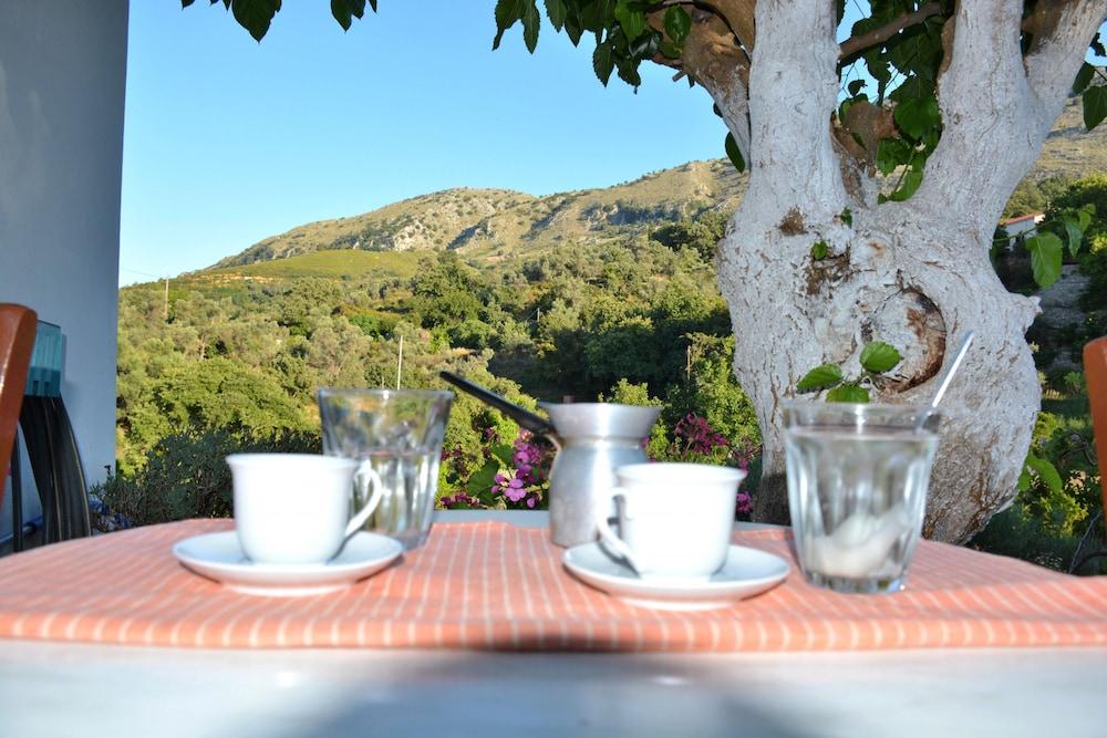 مسكن ريفي لقضاء العطلات بالقرب من ريثيمنون تفاصيل الفندق من الخارج