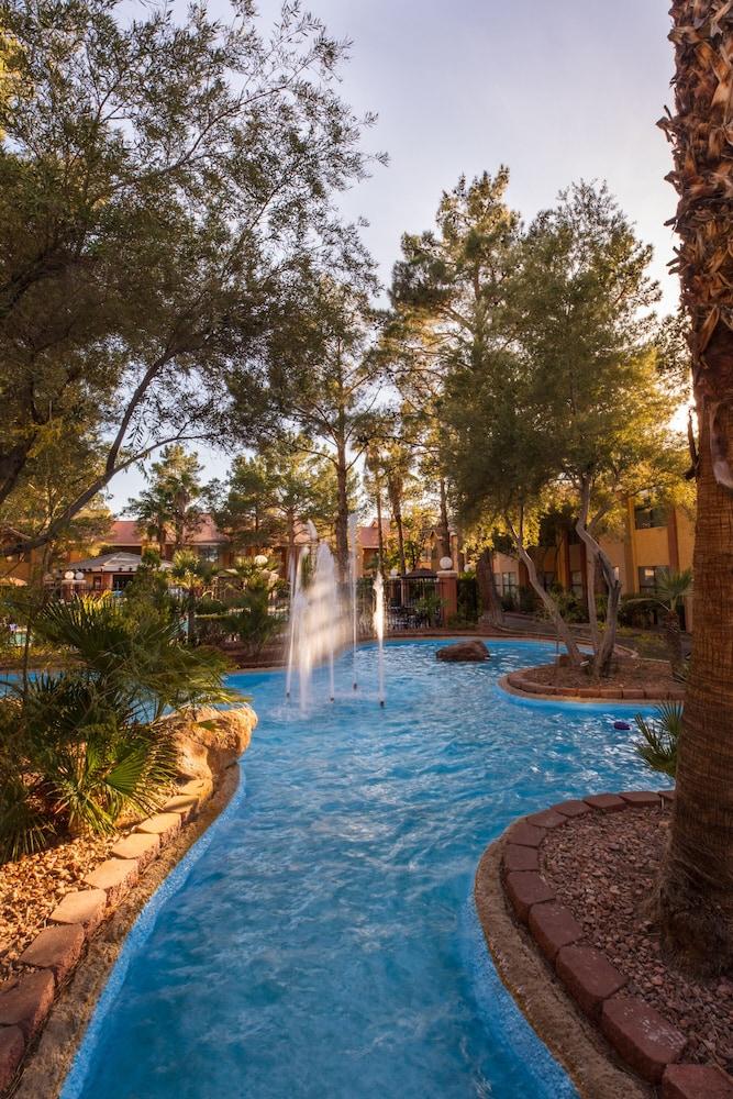 Westgate Flamingo Bay Resort Exterior