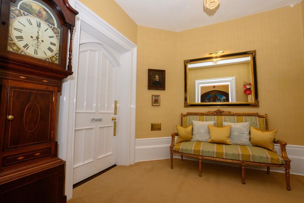 هيدز نوك هول الردهة