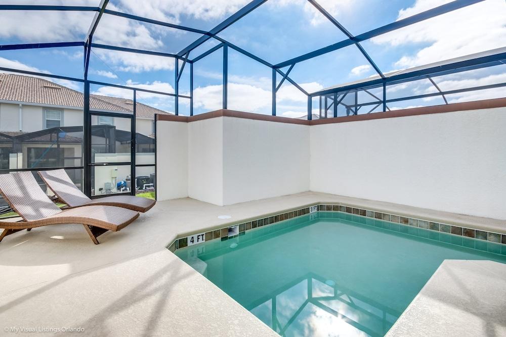 157 بي دتشامبيونز جايت كوميونيتي زحليقة مائية