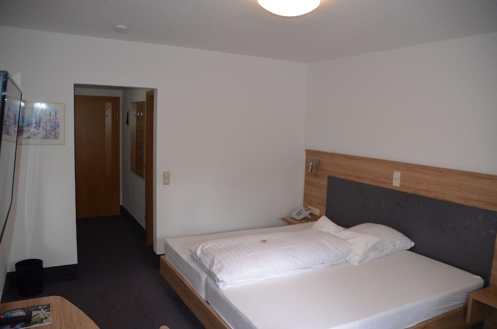 تب توب هوتل هرت غرفة