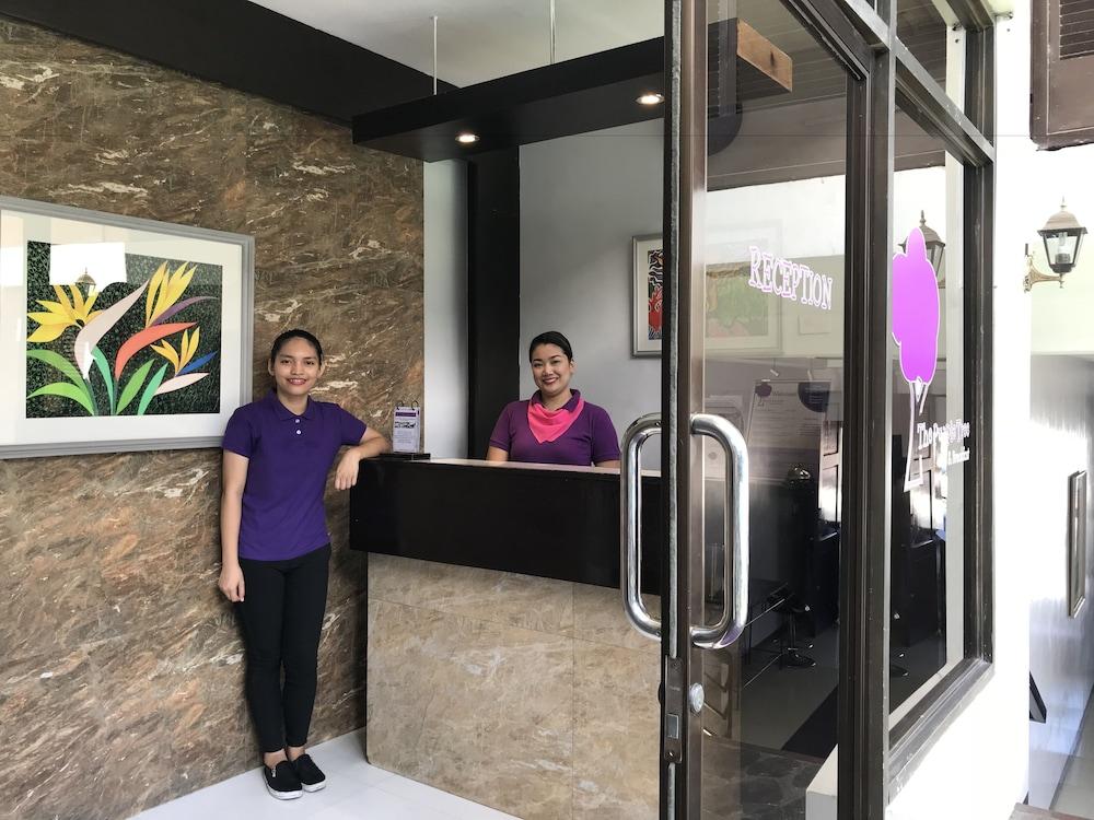 ذا بيربل تري بد آند بريكفاست