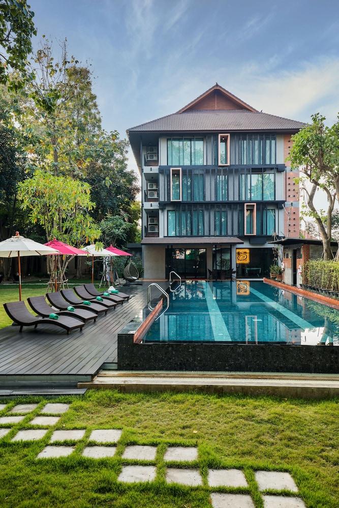 إس لوفت سبورت آند ويلبيينج هوتل حمام سباحة مكشوف