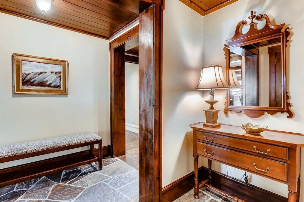 فايل في إل جي وان ويلو 3 بد روم - بي يو آر 1 داخلي