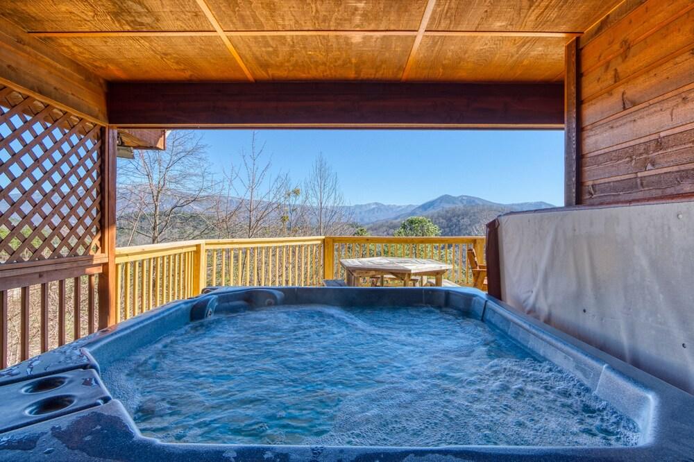 كابينة رن تو ذا هيلز مكونة من غرفتي نوم من ريد أونينج نادي صحي