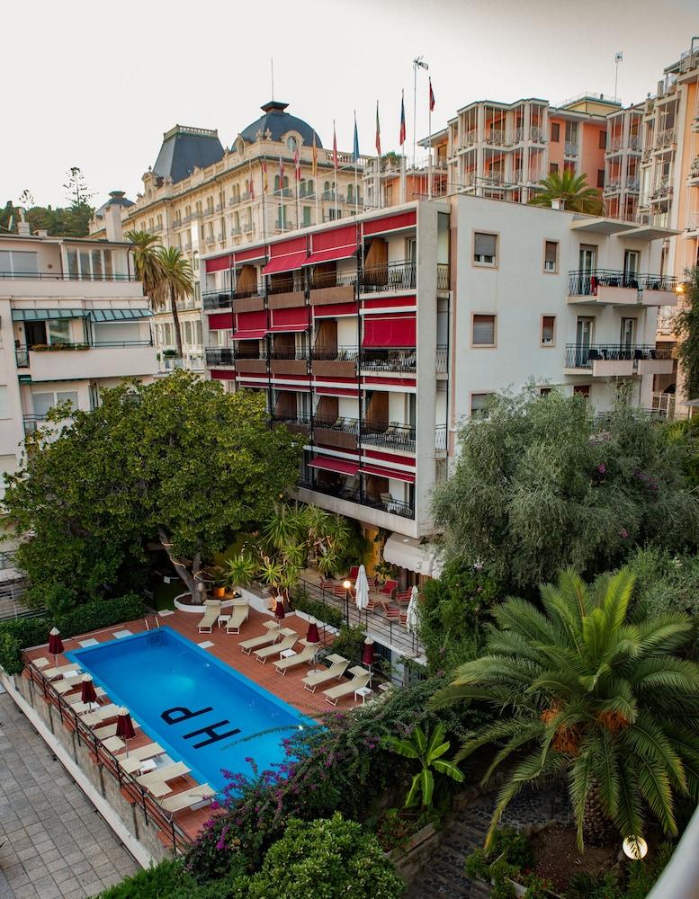 هوتل برينسيب حمام سباحة مكشوف