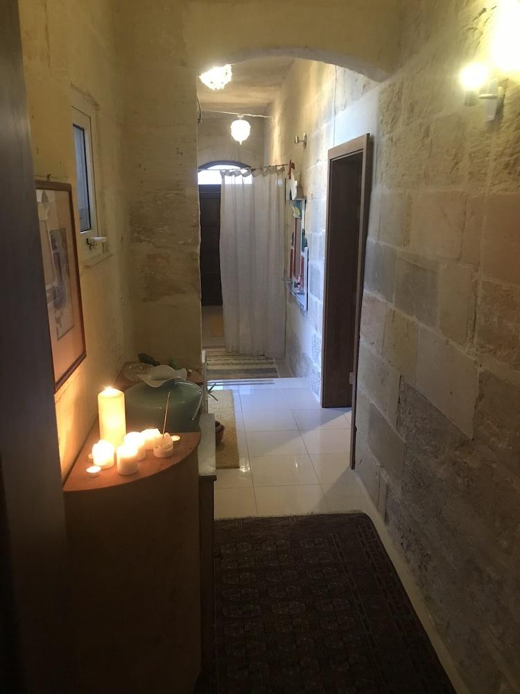 دار إل-هينا أورجاني بي آند بي الفندق من الداخل