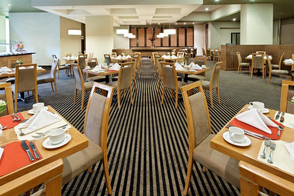 كراون بلازا مونتيري أيروبويرتو باي آيتش جي