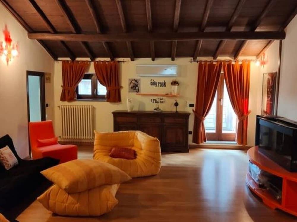 Premium Castle in Vetralla with Hot Tub