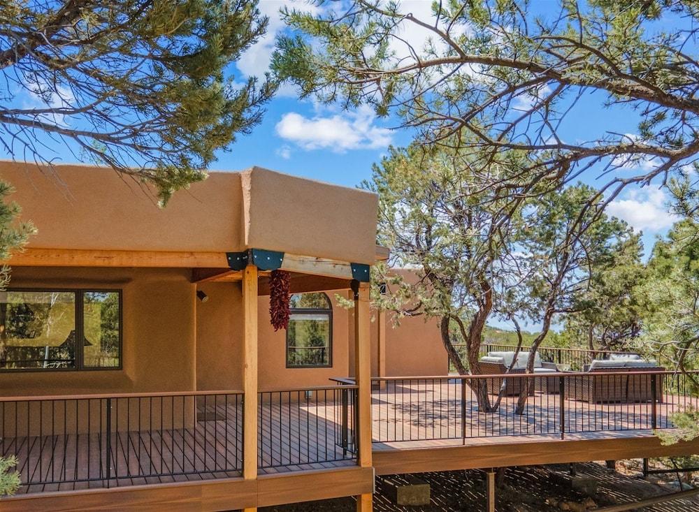 Casa Ladera - Enchanting Home, Nestled in Foothills With Spectacular Views Exterior