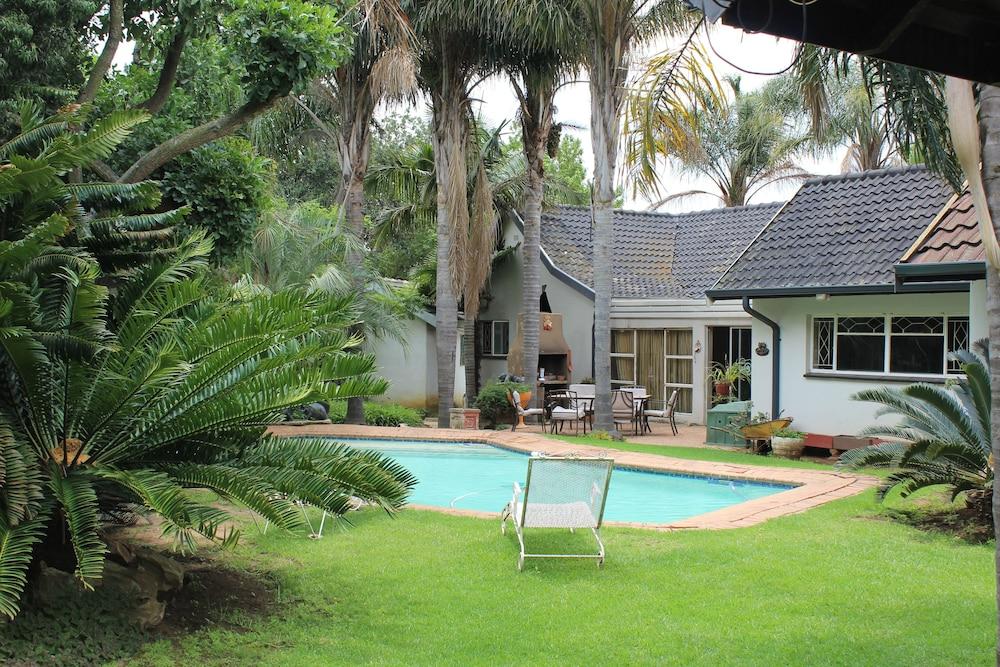 آيرببورت مودجادجي جيست هاوس