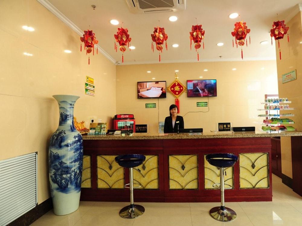 Greentree Inn Shandong Weihai Wendeng Baida Square