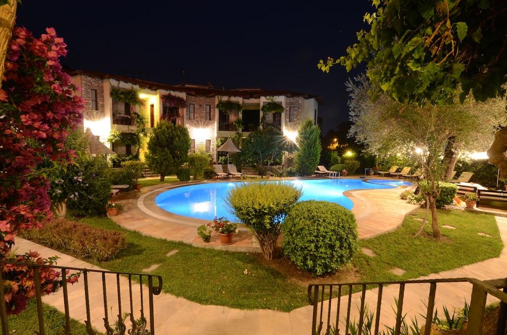 أوليف جاردن أبارت هوتل