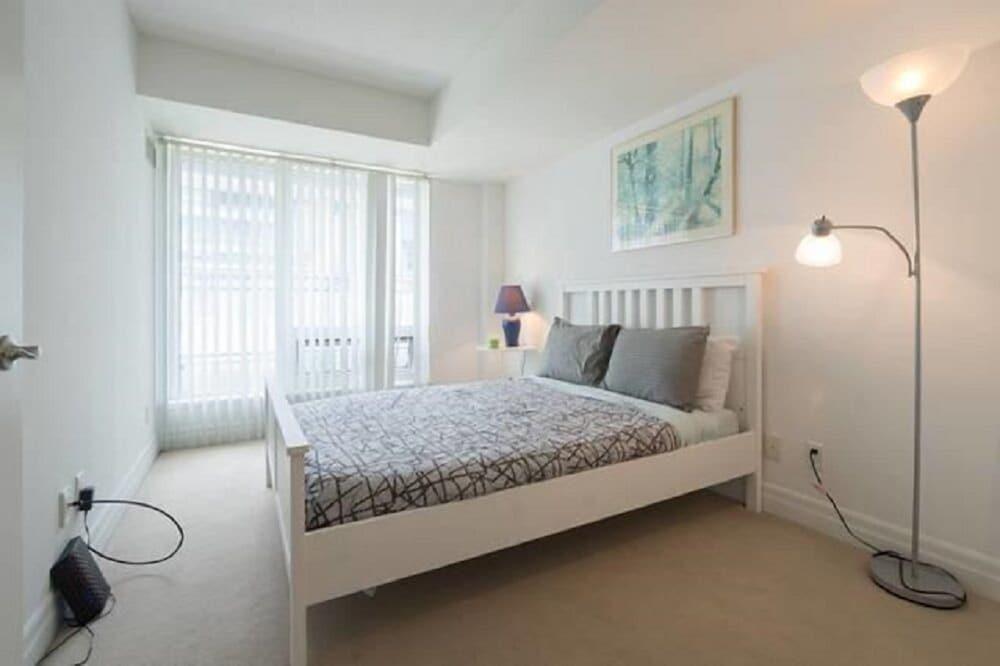 يوركفيلز شارم يونج آند بلور غرفة