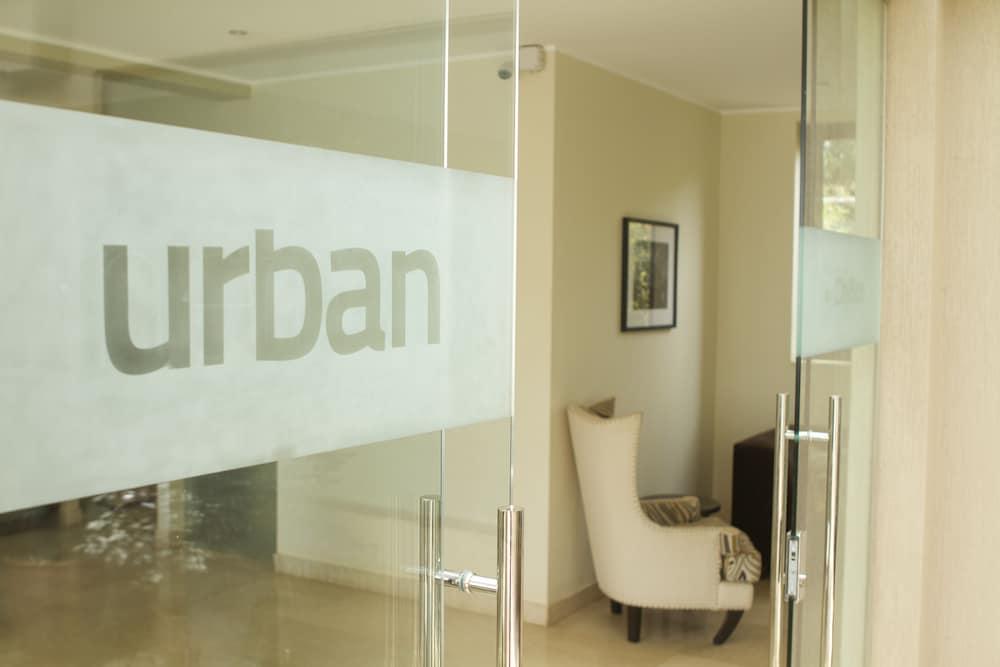 أوربان باي سيتي بلو، كامبالا داخلي