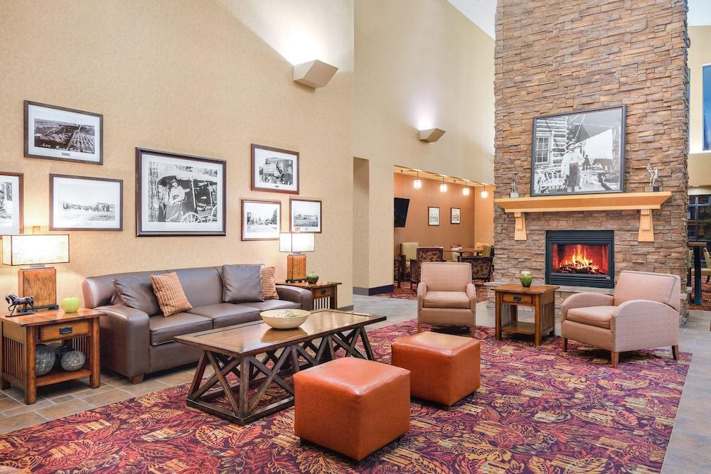 هوليداي إن إكسبرس آند سويتس جيليت باي آيتش جي المنطقة الخارجية