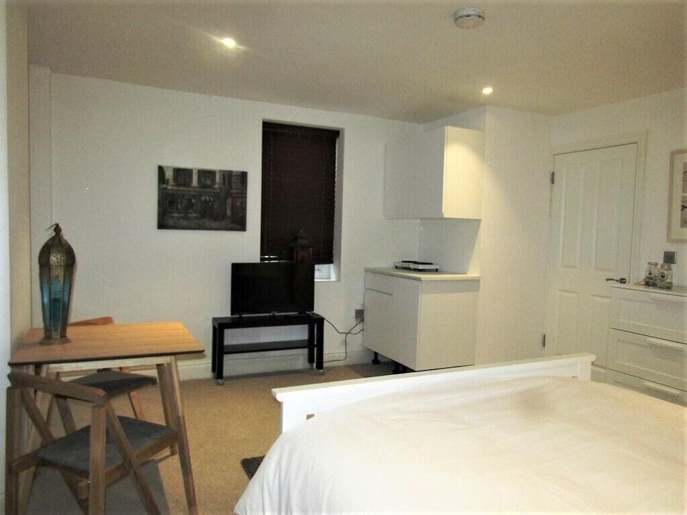 Stylish Private Double En-suite - 1 Room