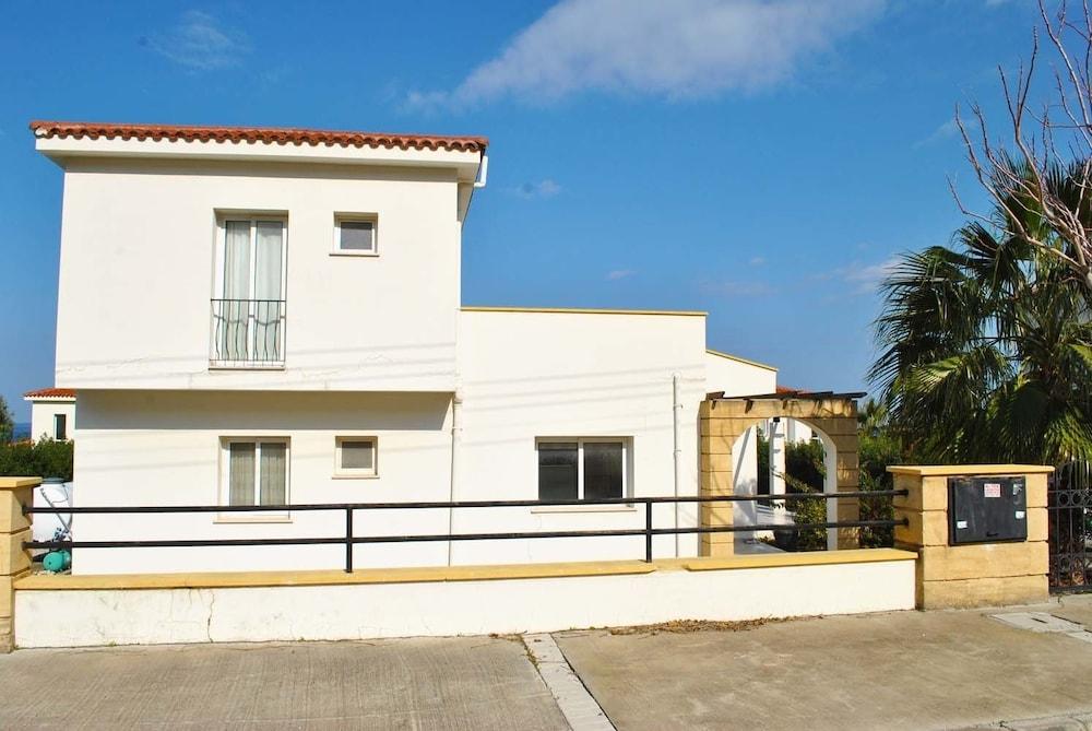 فيلا ليروي باي آمي فيلاز المنطقة الخارجية