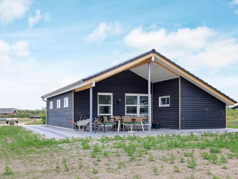 Homely Holiday Home in Spøttrup With Whirlpool