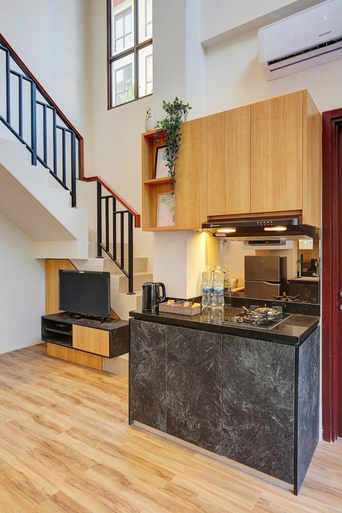 Cozy 3BR Asatti Apartment near ICE BSD Interior