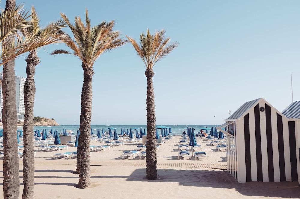 هوتل هيليوس بينيدورم الشاطئ